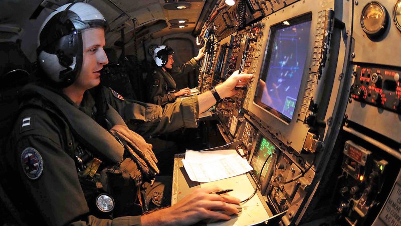 Confessions Of An E-2C Hawkeye Radar Operator