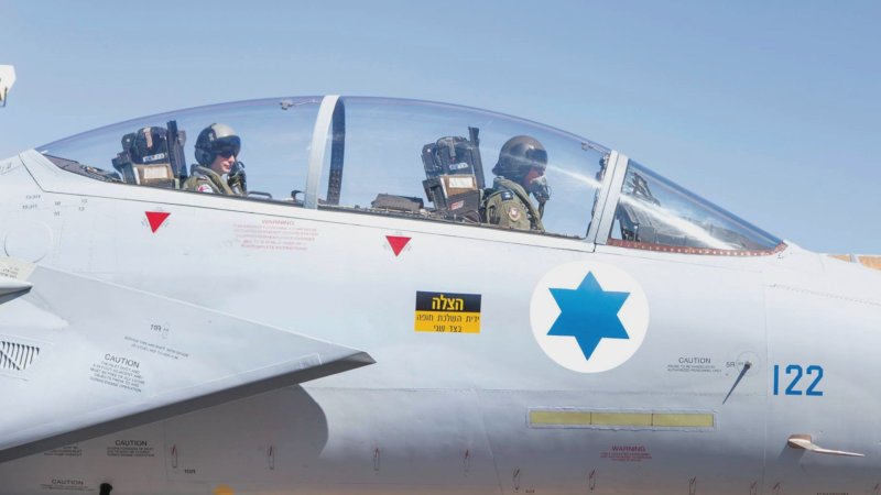 Listen To This Incredible Audio Of Israel F-15 Pilots Losing Their Canopy At 30,000 Feet