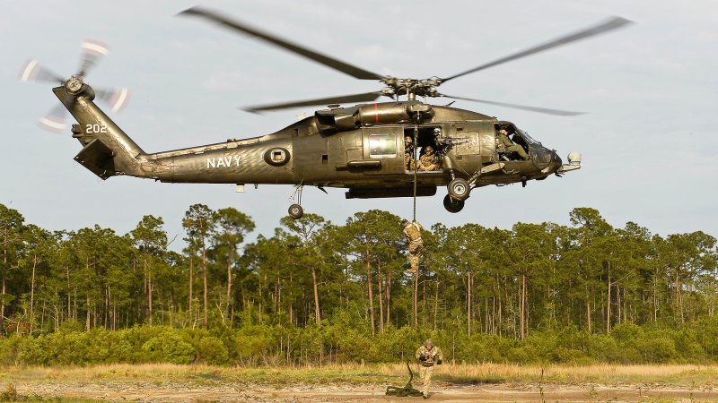 Why Navy SEALs Almost Always Go Into Action Aboard Non-Navy Helicopters