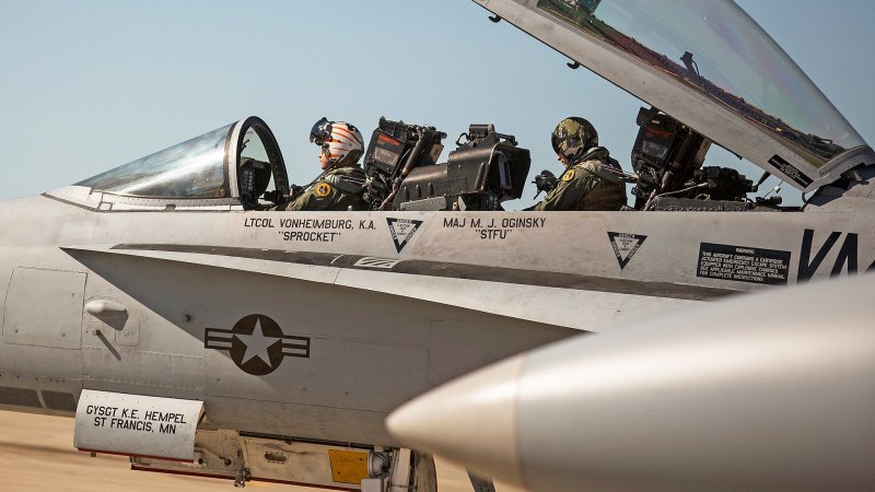 Marines Winding Down Weapon Systems Officer Position, F/A-18Ds To Fly With Pilot Only