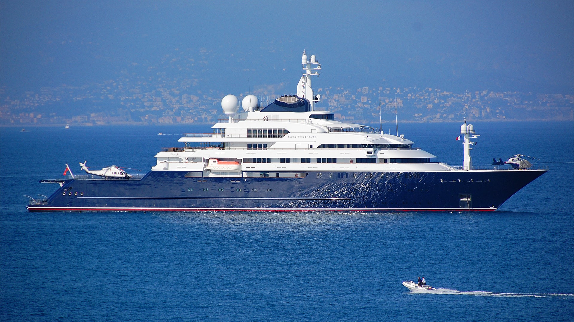 who bought the octopus yacht