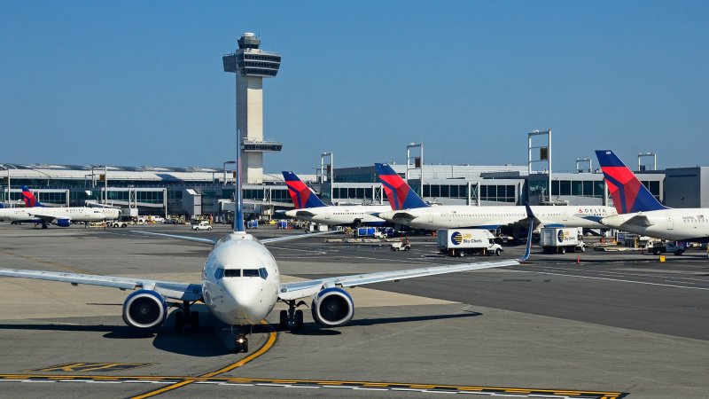 America’s Air Traffic Control System Is Suffering Crippling Shutdowns Due To COVID-19