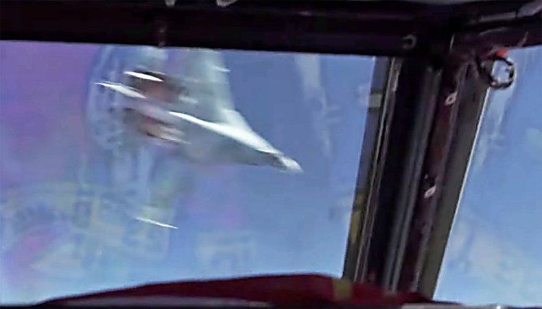 Pentagon Releases Terrifying Video Of Russian Su-27 Turning Directly In Front Of A B-52