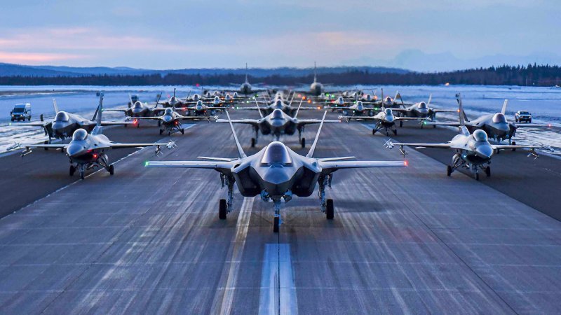 F-35s, F-16 Aggressors, KC-135 Tankers Put On Impressive “Elephant Walk” In Alaska