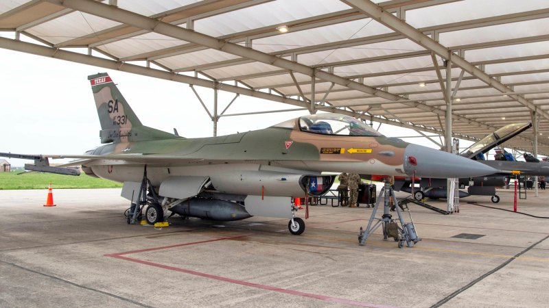 Texan F-16 Viper Appears In Vietnam-Era Green And Tan Camouflage