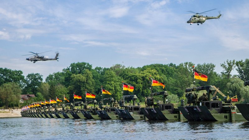 Watch The World’s Longest Amphibious Vehicle Bridge Being Built Before Your Very Eyes