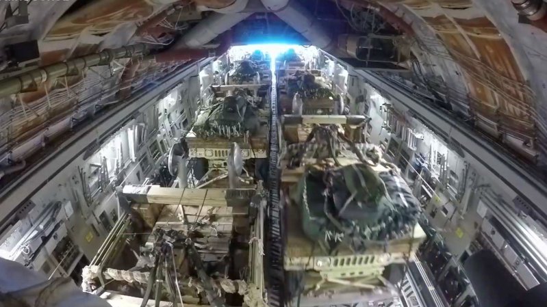 This C-17 Drops A Convoy Of Hummers From 5,000 Feet Like A Boss