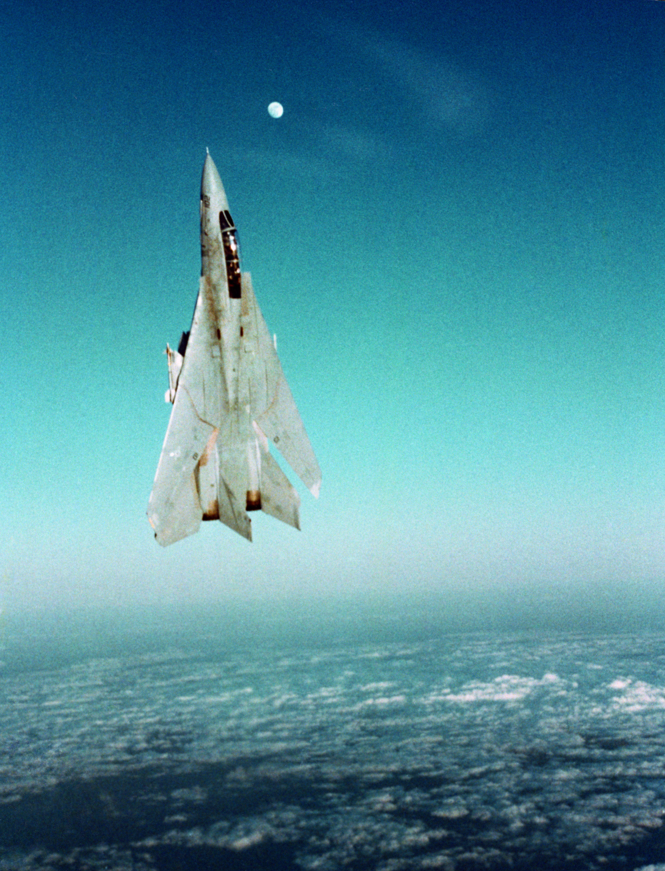 message-editor%2F1491326894454-f-14a_vf-24_vertical_climb.jpeg