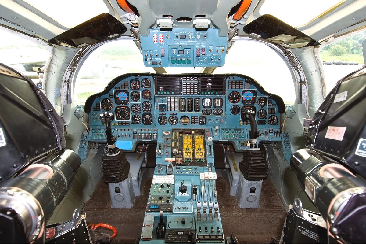 message-editor%2F1510872890591-tupolev_tu-160_cockpit_beltyukov-1.jpg